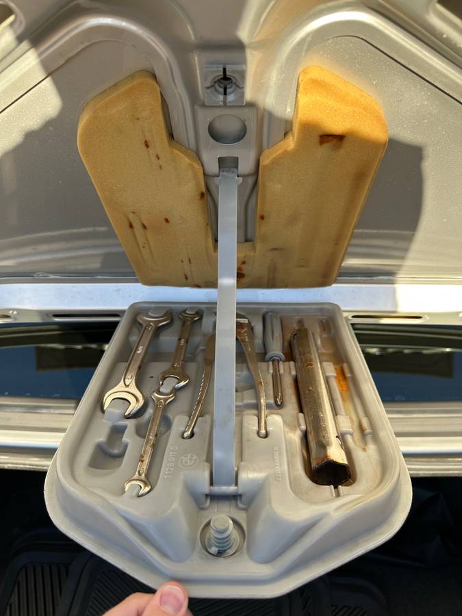 Bmw-325325e-1985-custom-15
