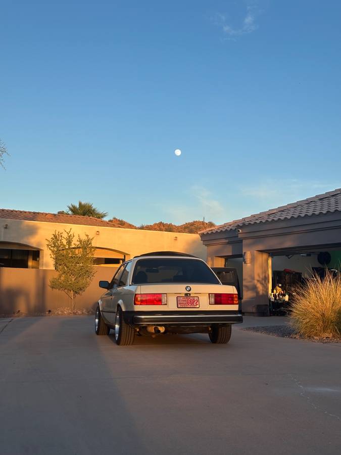 Bmw-325325e-1985-custom-16