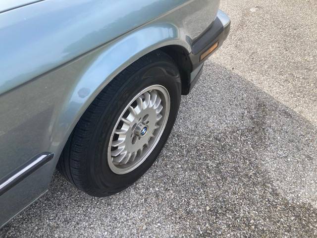 Bmw-325i-1987-blue-17