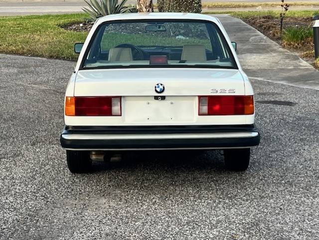 Bmw-325i-1987-white-1