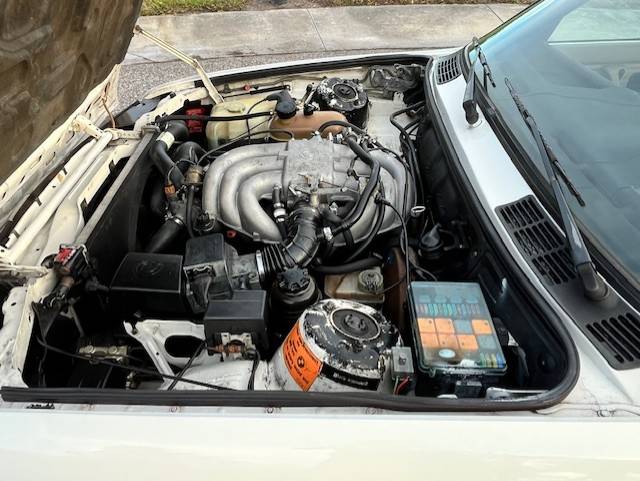 Bmw-325i-1987-white-12