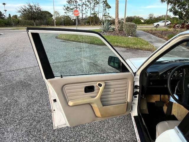 Bmw-325i-1987-white-15