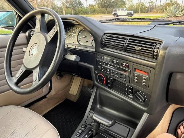 Bmw-325i-1987-white-23