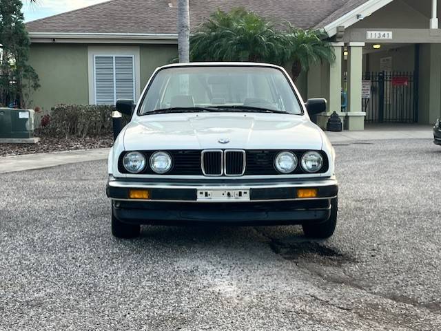 Bmw-325i-1987-white-9