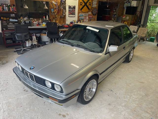 Bmw-325i-1990-silver-15
