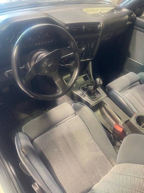 Bmw-325i-1990-silver-9