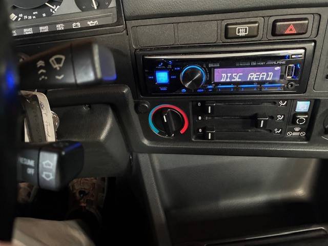 Bmw-325i-1991-silver-11