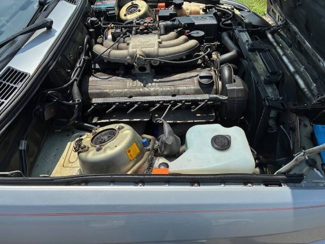 Bmw-325i-1991-silver-4