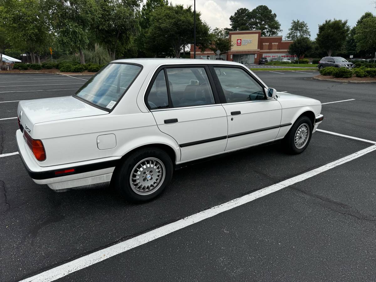 Bmw-325i-1991-white-2