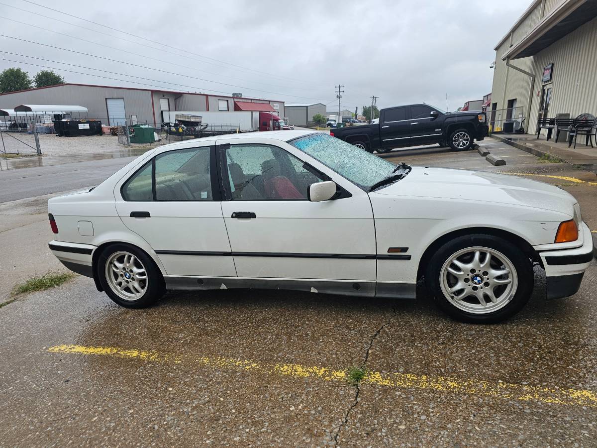 Bmw-325i-1995-white-1