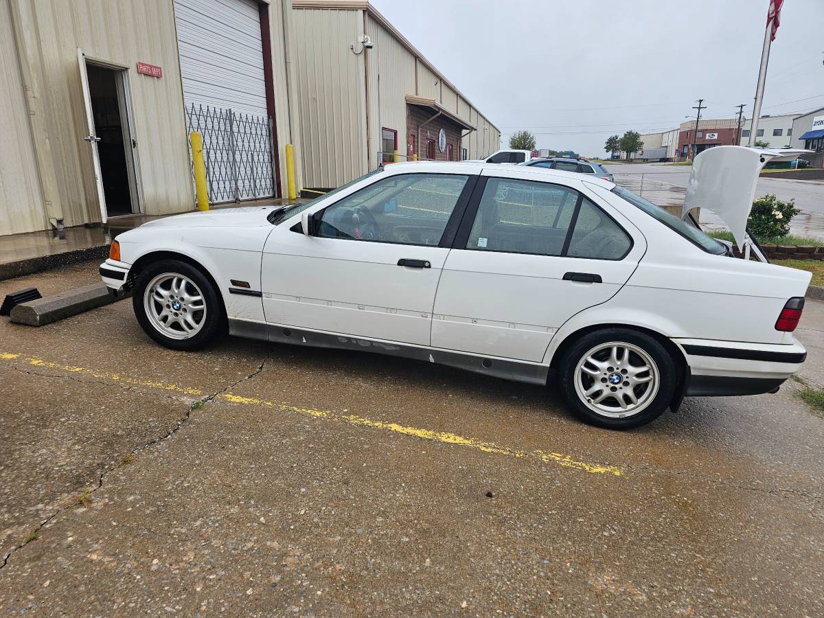 Bmw-325i-1995-white-5