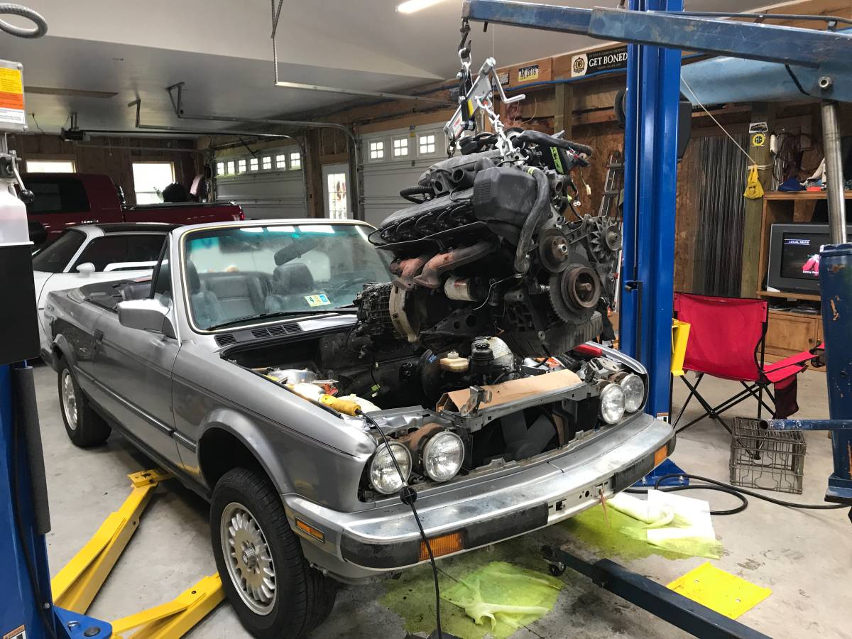 Bmw-325i-convertible-1987-silver-14