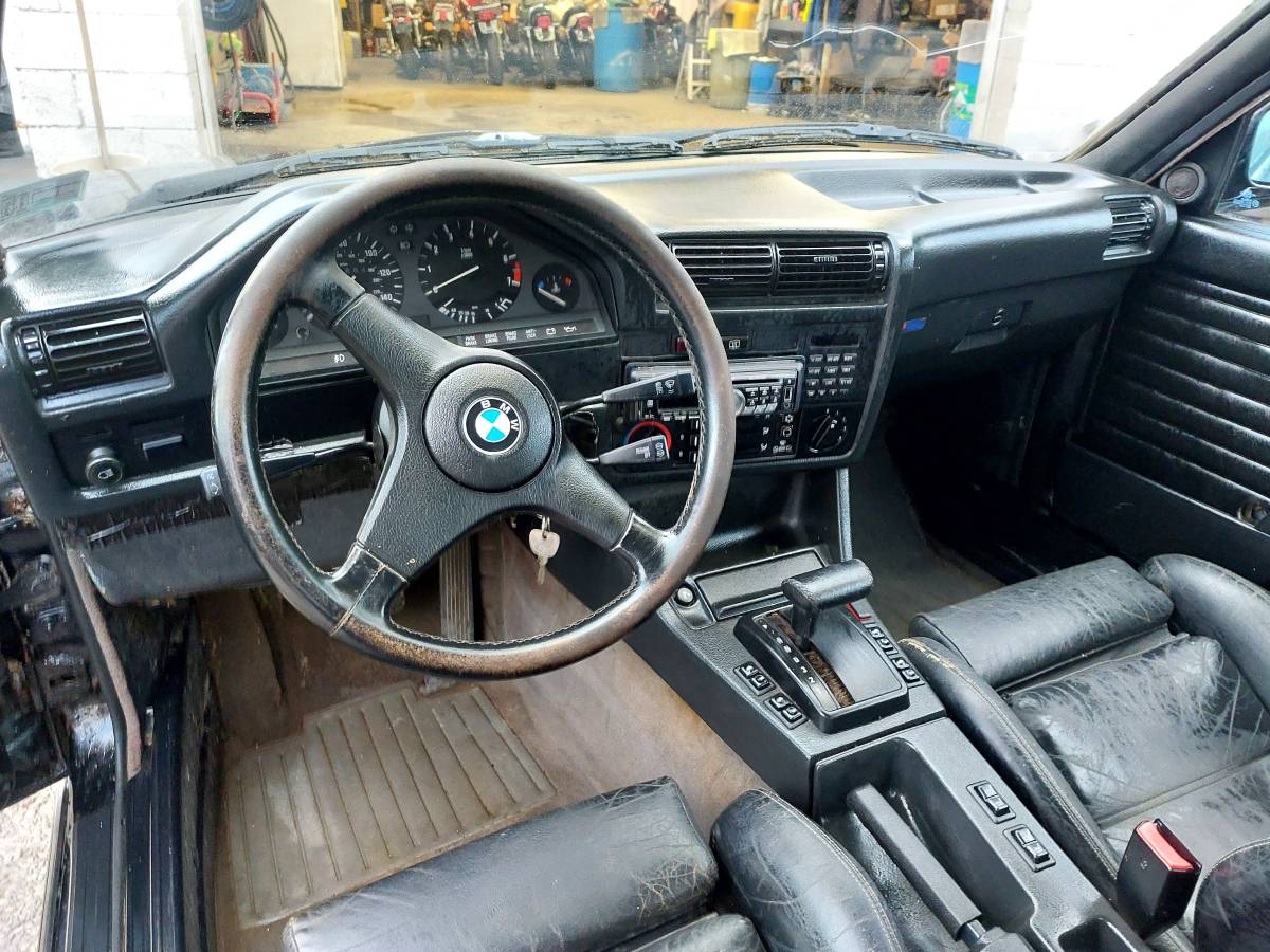 Bmw-325i-convertible-1989-black-4
