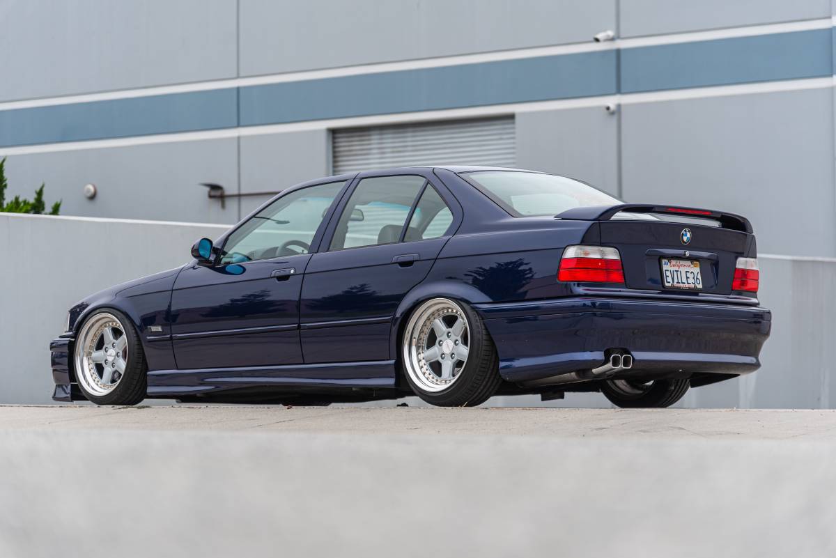 Bmw-325i-sedan-1995-1