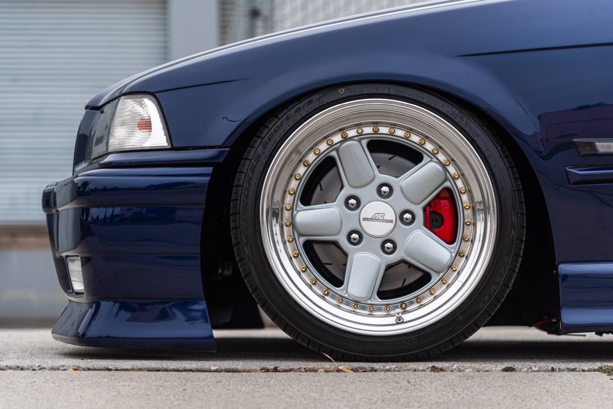 Bmw-325i-sedan-1995-2