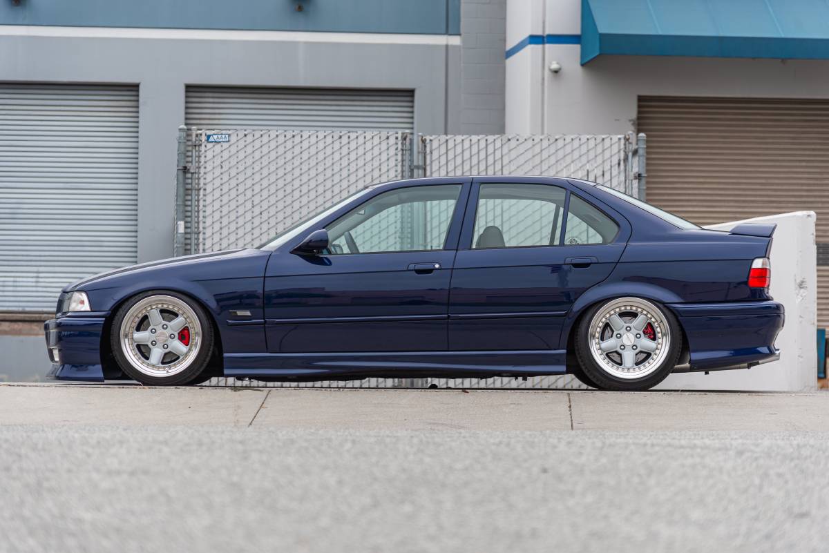 Bmw-325i-sedan-1995