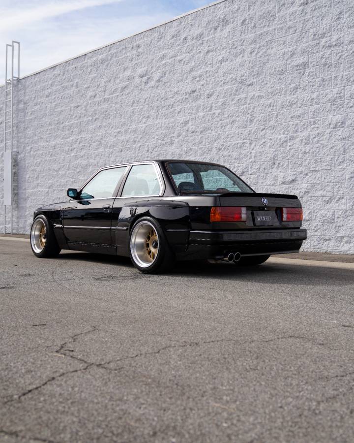 Bmw-325is-1987-black-10