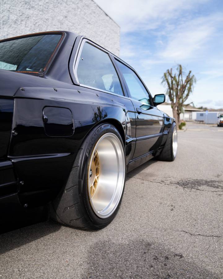 Bmw-325is-1987-black-12