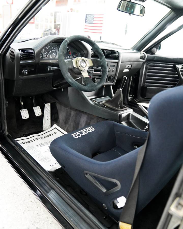 Bmw-325is-1987-black-3