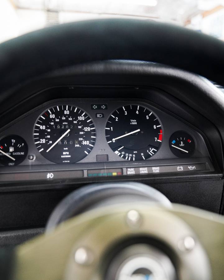 Bmw-325is-1987-black-4