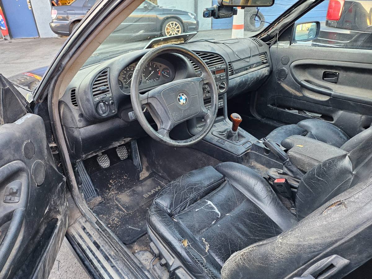 Bmw-325is-coupe-1995-black-4