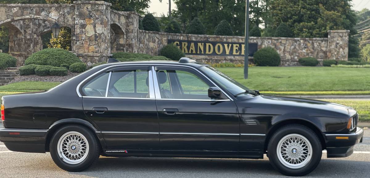 Bmw-5-series-535i-1992-black-1