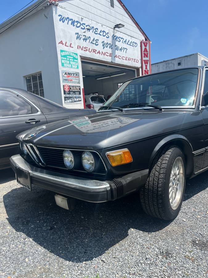 Bmw-528i-1981-grey-12