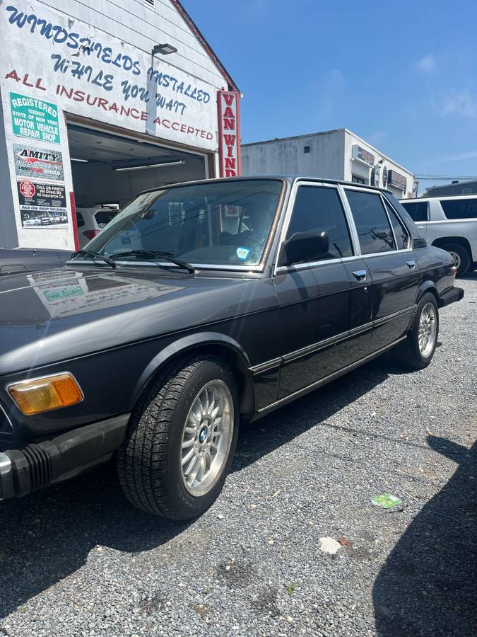 Bmw-528i-1981-grey-3