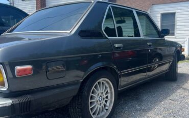 Bmw-528i-1981-grey-4