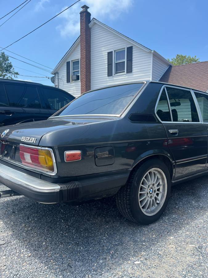 Bmw-528i-1981-grey-5