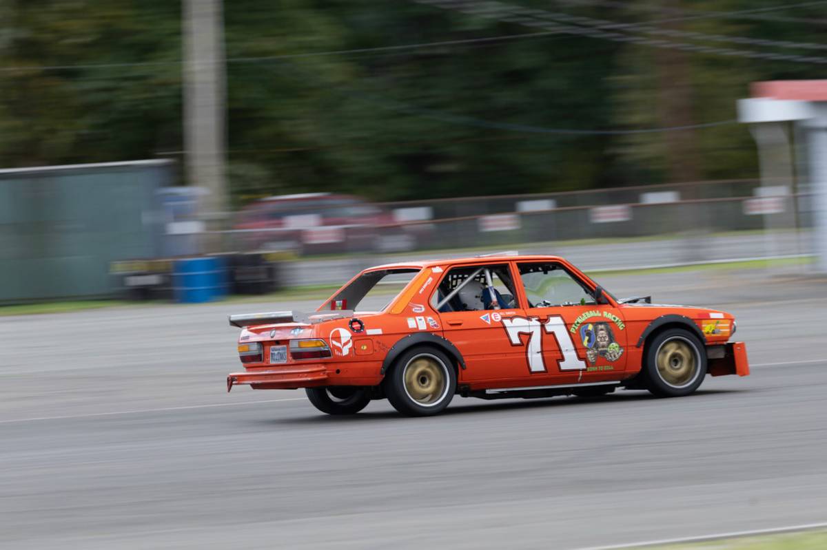 Bmw-533-1984-orange-5