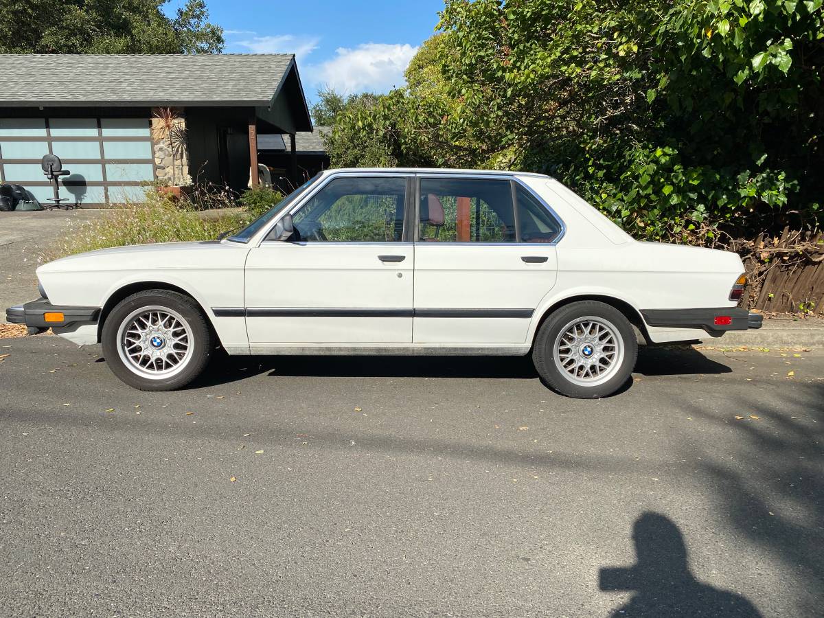 Bmw-533i-1983-1