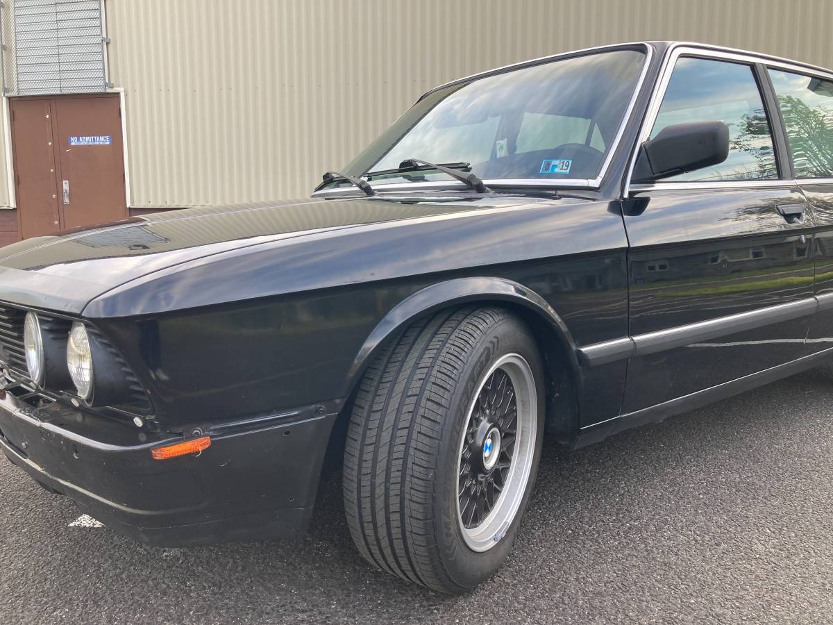 Bmw-535i-1985-black-10
