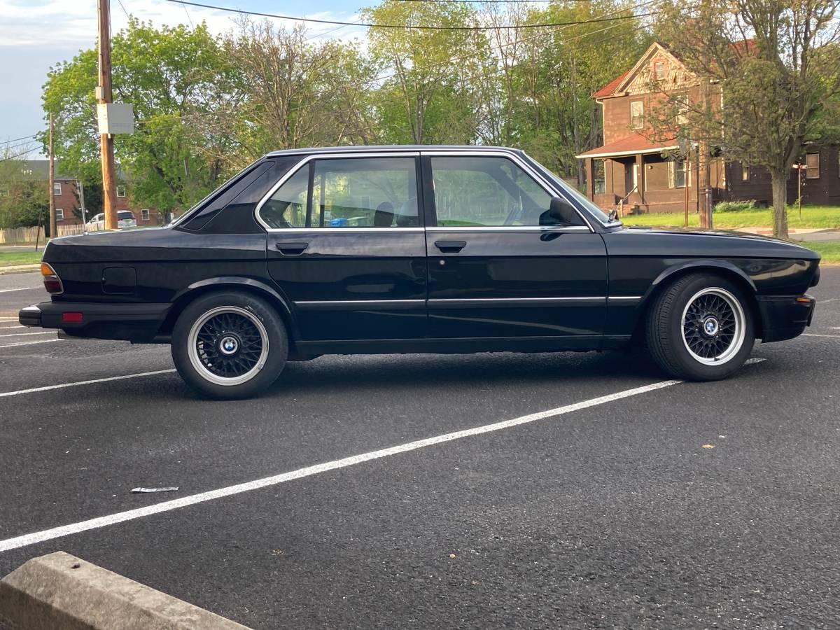 Bmw-535i-1985-black-6