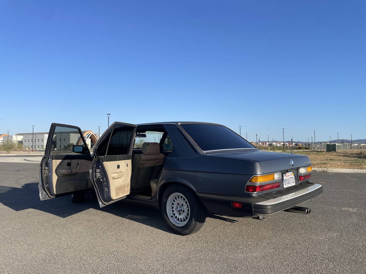 Bmw-535i-1986-blue-10
