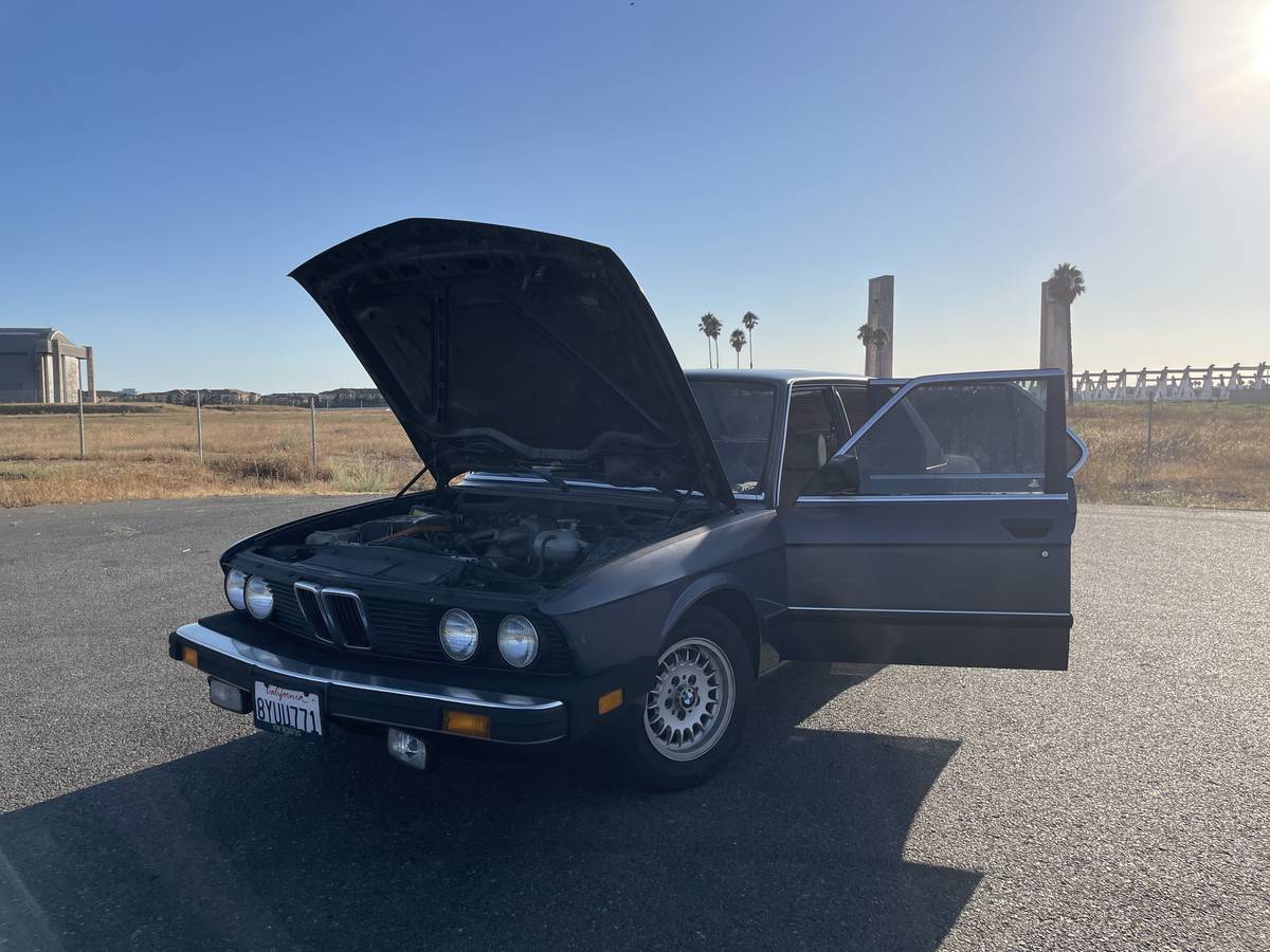 Bmw-535i-1986-blue-19