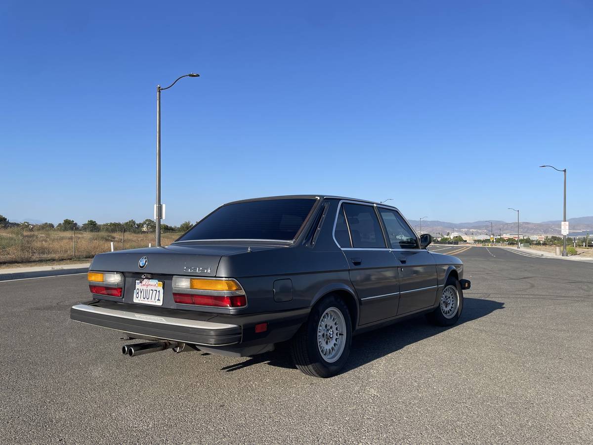 Bmw-535i-1986-blue-3