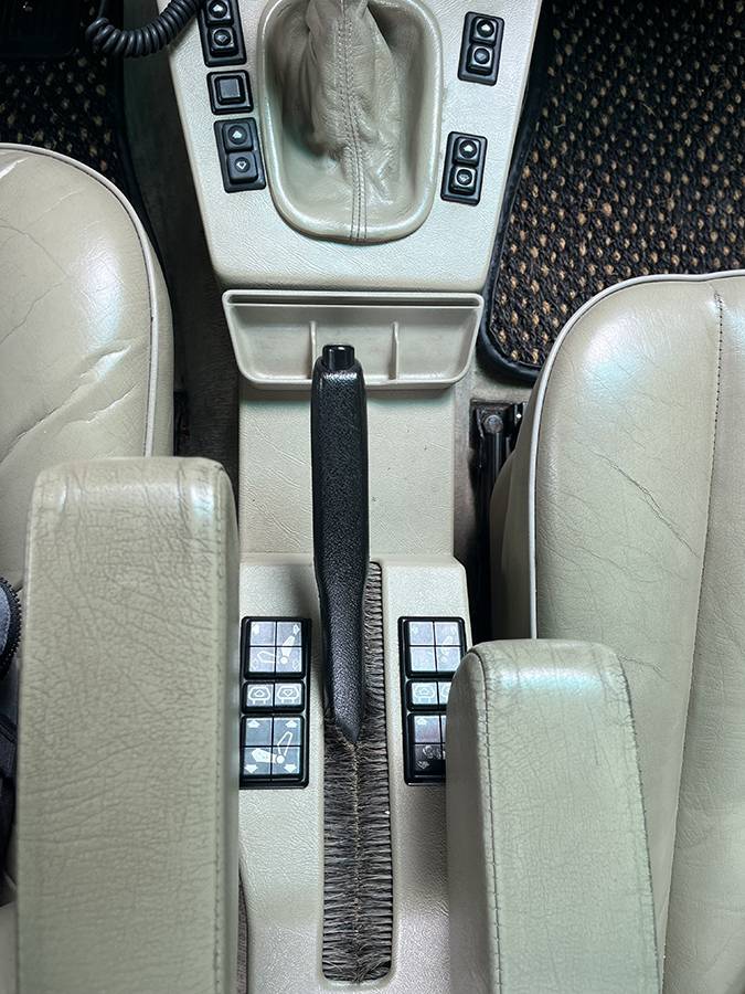 Bmw-535i-1988-white-13