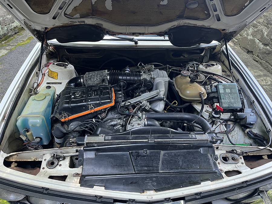 Bmw-535i-1988-white-17