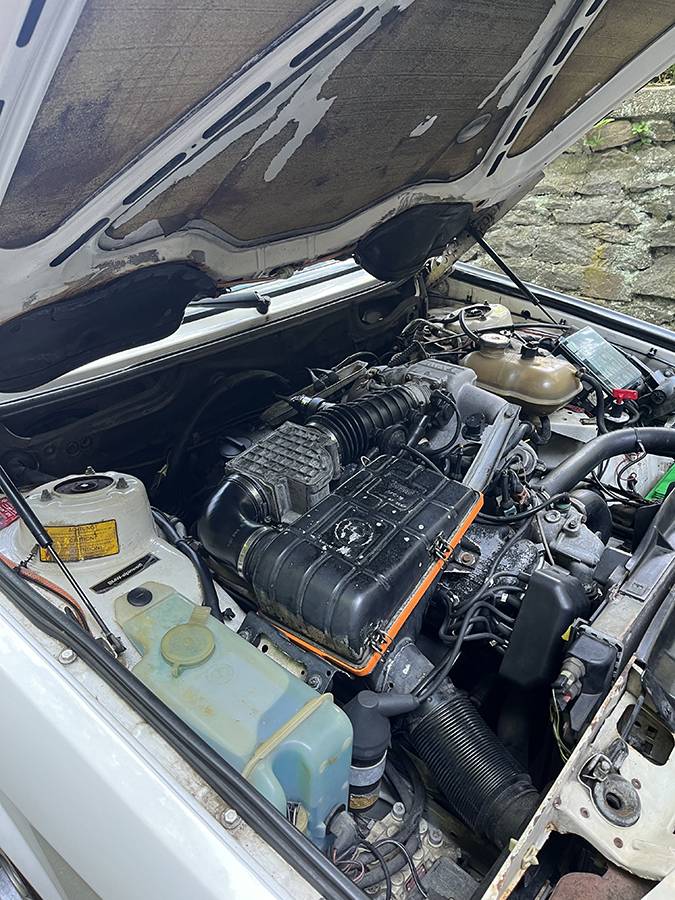 Bmw-535i-1988-white-22