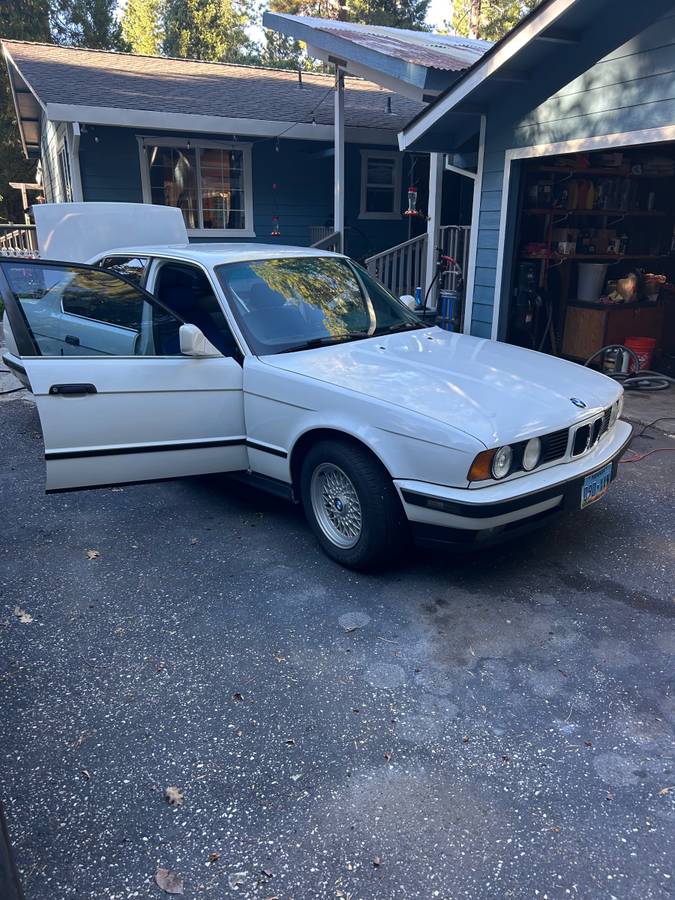 Bmw-535i-1990-white-10
