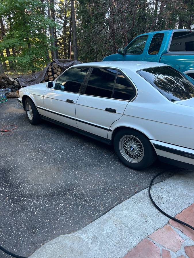 Bmw-535i-1990-white-7