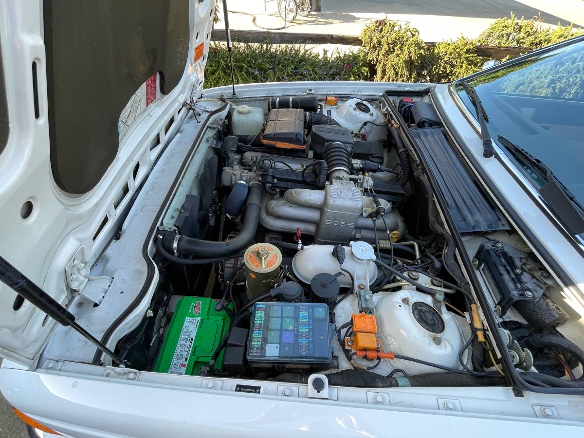 Bmw-635-csi-1988-white-12