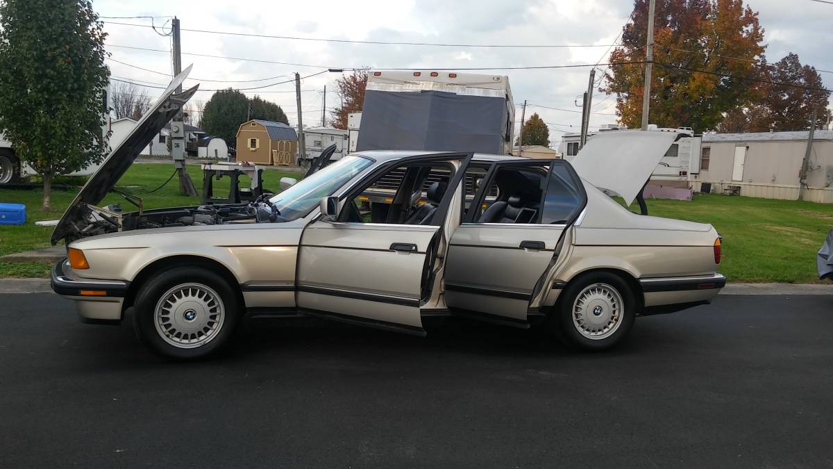 Bmw-735i-1988-brown-2