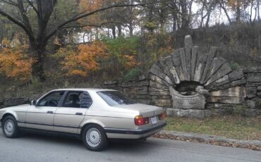 Bmw-735i-1988-brown-3