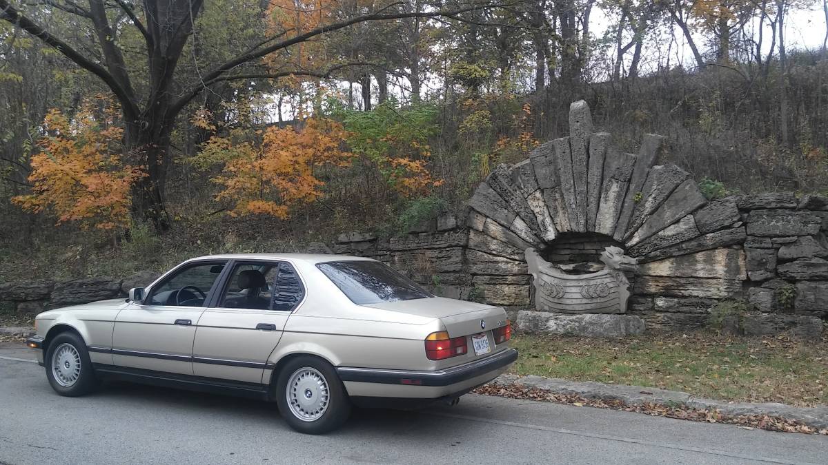 Bmw-735i-1988-brown-3