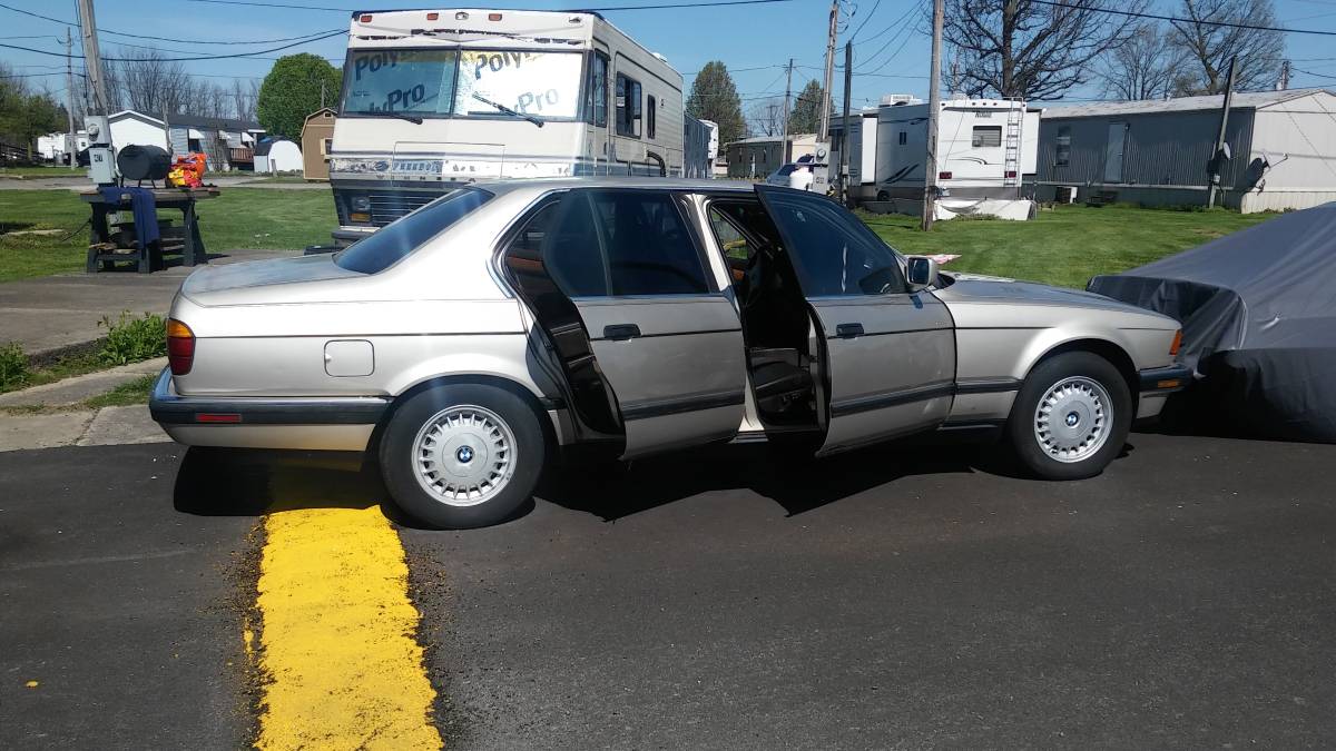 Bmw-735i-1988-brown-4