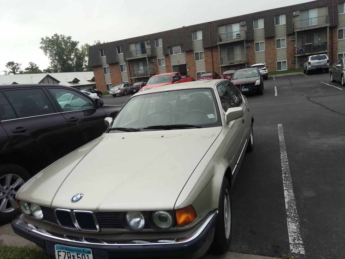 Bmw-735i-1989-custom-1