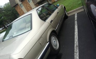 Bmw-735i-1989-custom-3