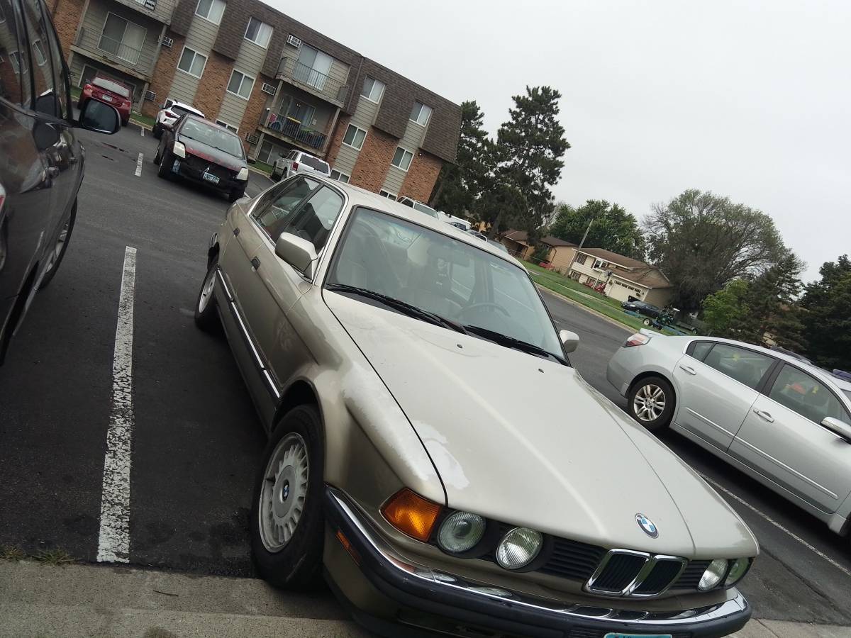 Bmw-735i-1989-custom